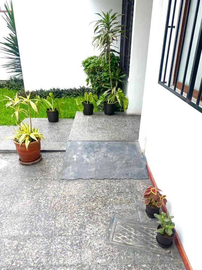 Lima Mini Aparts Monterrico - Cerca Embajada Eeuu Extérieur photo